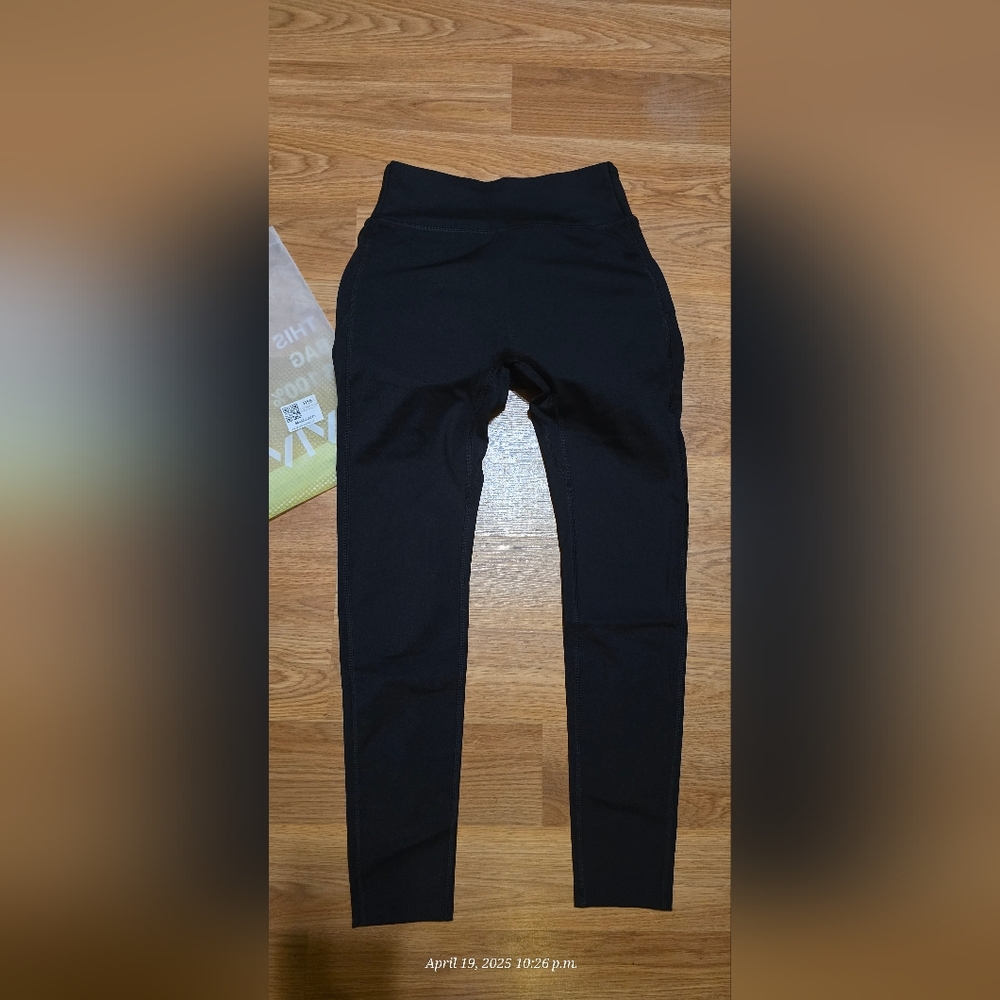 Black High-Waisted Leggings - Picture 2 of 2